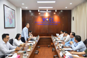 Luật sư Trần Văn Sĩ và đại diện VCCI ĐBSCL tại buổi làm việc chiến lược về hỗ trợ pháp lý doanh nghiệp.